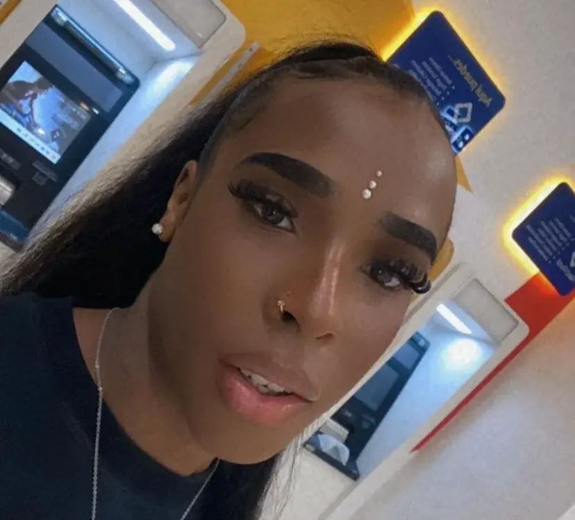 Ebony Dildo Or Vibrator trans cams during a private session