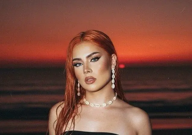 Curvy Redheads trans cams live on the site