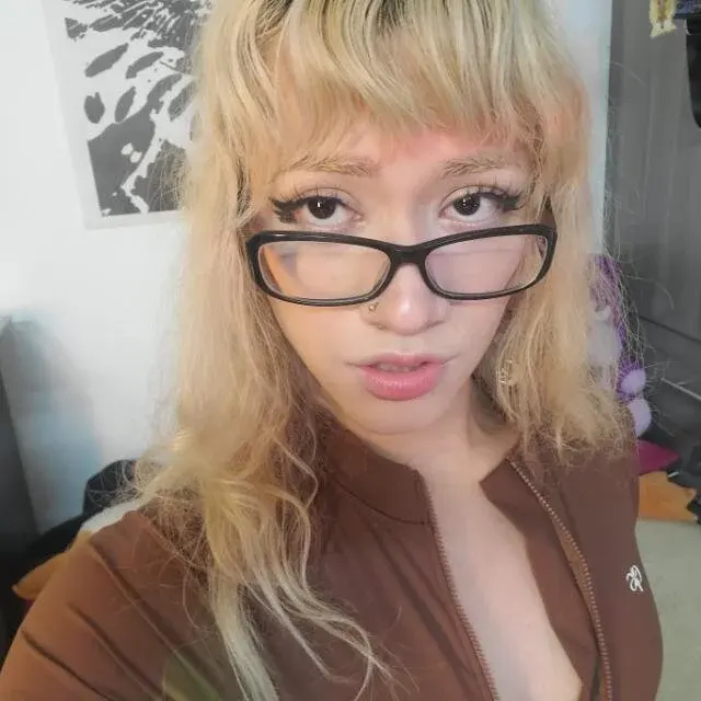 Small Tits Young trans cams ready for a private show