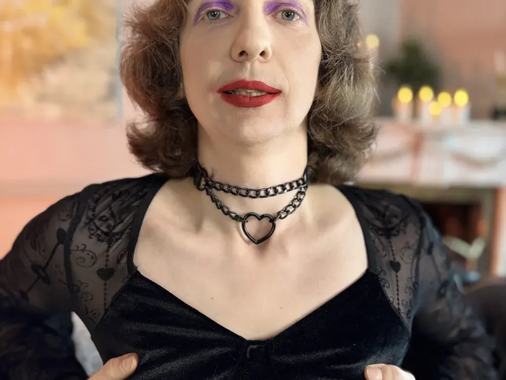 Brunettes Milfs trans cams ready for a private show