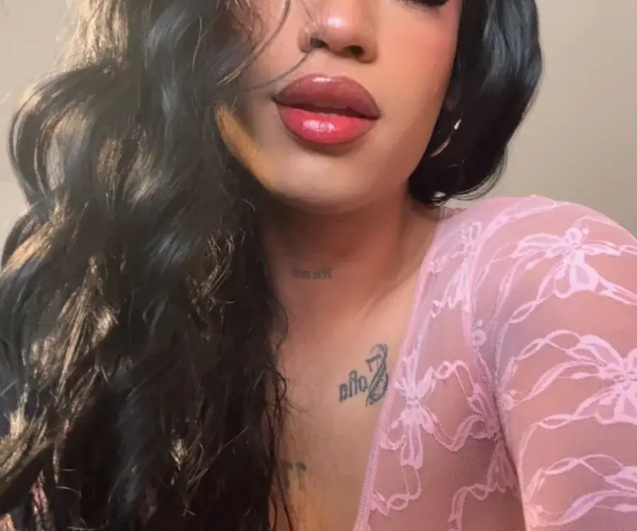 Fisting Latin trans cams online this evening