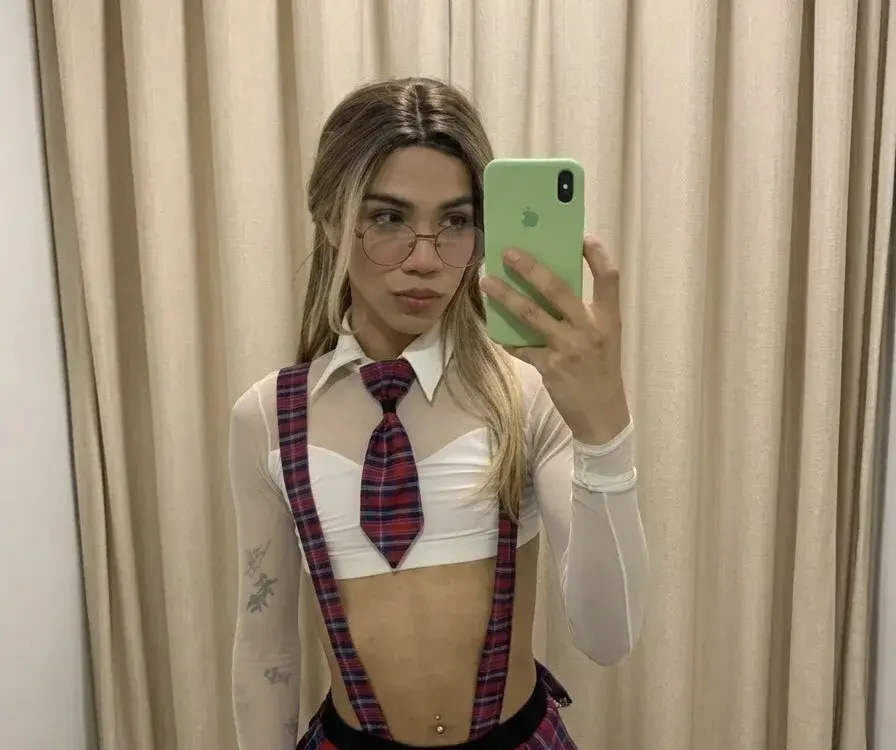 New Blondes trans cams ready for a private show
