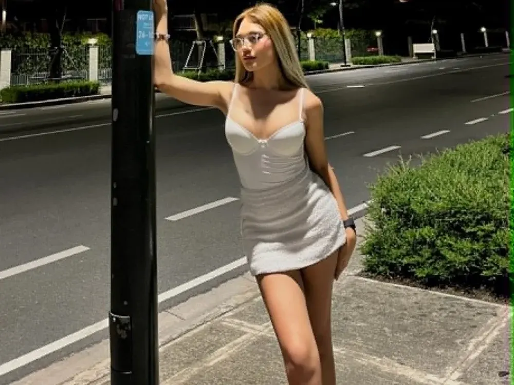 Blondes Teens trans cams online this evening