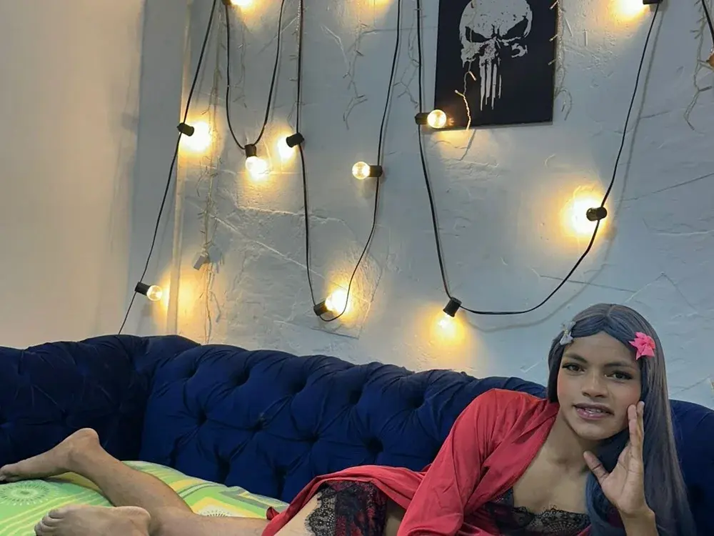 Ebony Young trans cams on cam right now