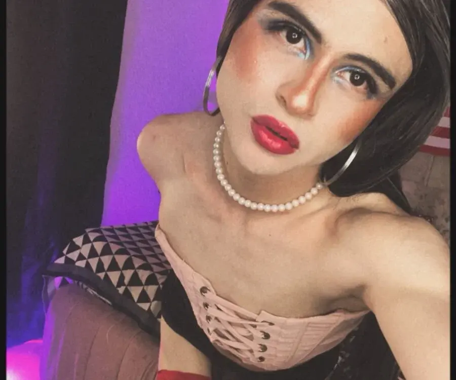 Hairy Young trans cams on cam right now