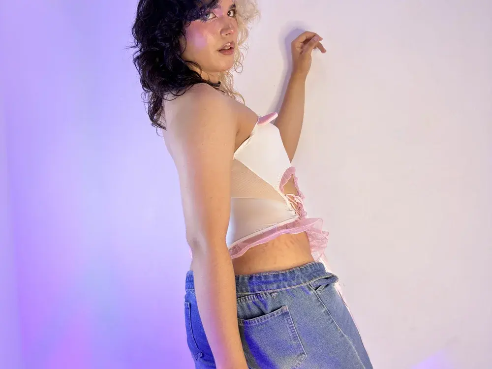 New Curvy trans cams streaming now