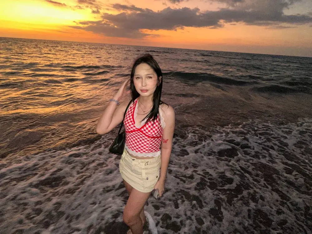 Fisting Asian trans cams on adult cam