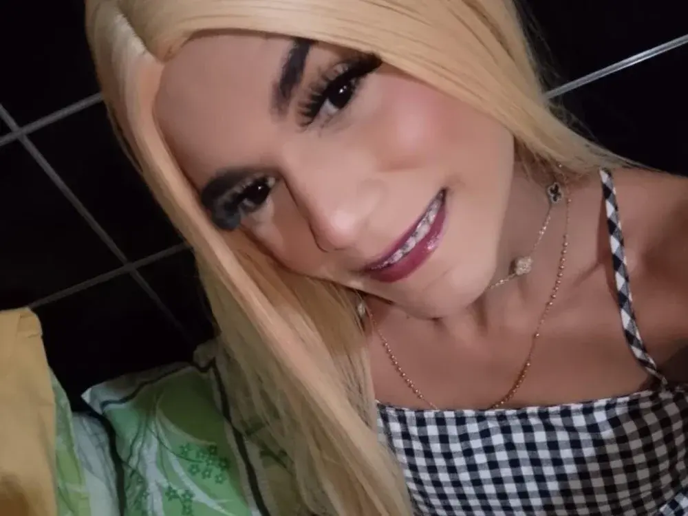 Venezuelan Petite trans cams on webcam